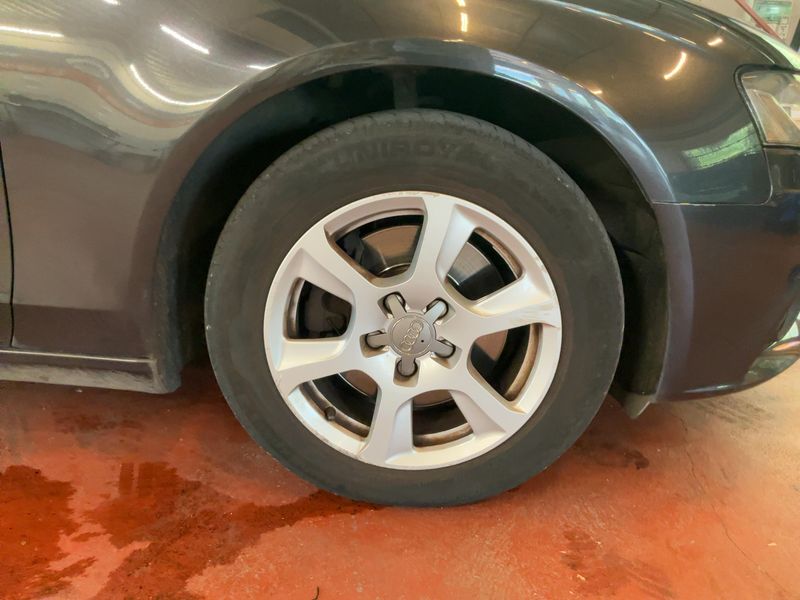Audi A4 2.0 TDI 2010 – снимка 11