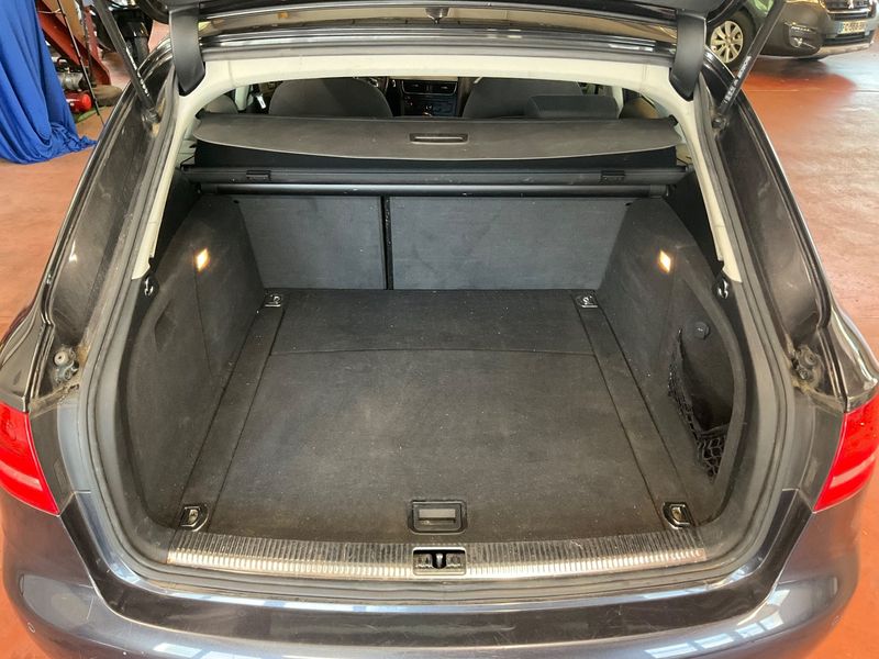 Audi A4 2.0 TDI 2010 – снимка 15