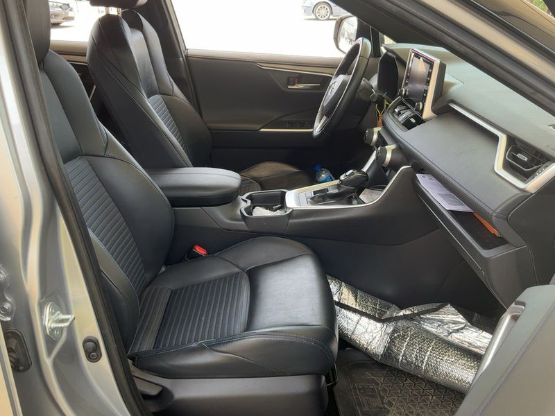 Toyota RAV 4 2.5 Hybrid 4x2 Black Edition — zdjęcie 11