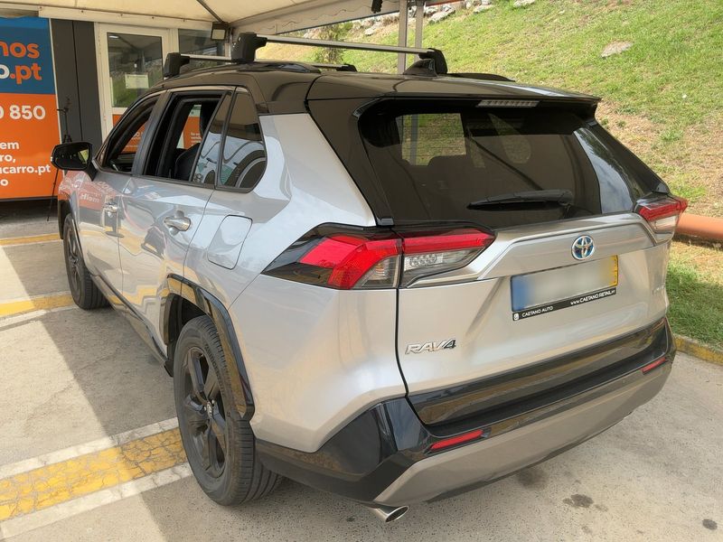 Toyota RAV 4 2.5 Hybrid 4x2 Black Edition — zdjęcie 3