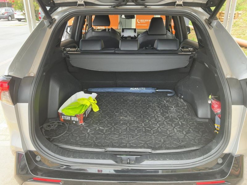 Toyota RAV 4 2.5 Hybrid 4x2 Black Edition — zdjęcie 10