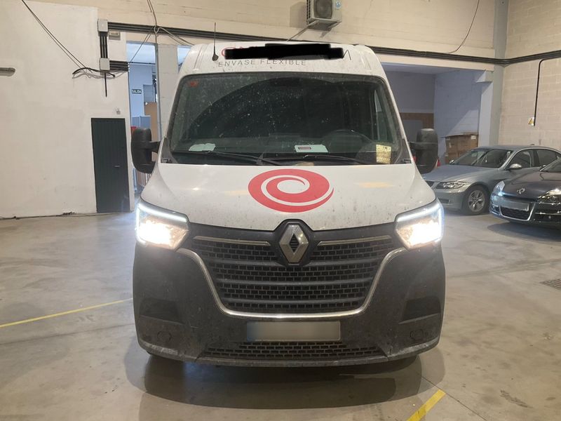 Renault Master 2.3 dCi L2H2 HKa 3,3t — zdjęcie 9