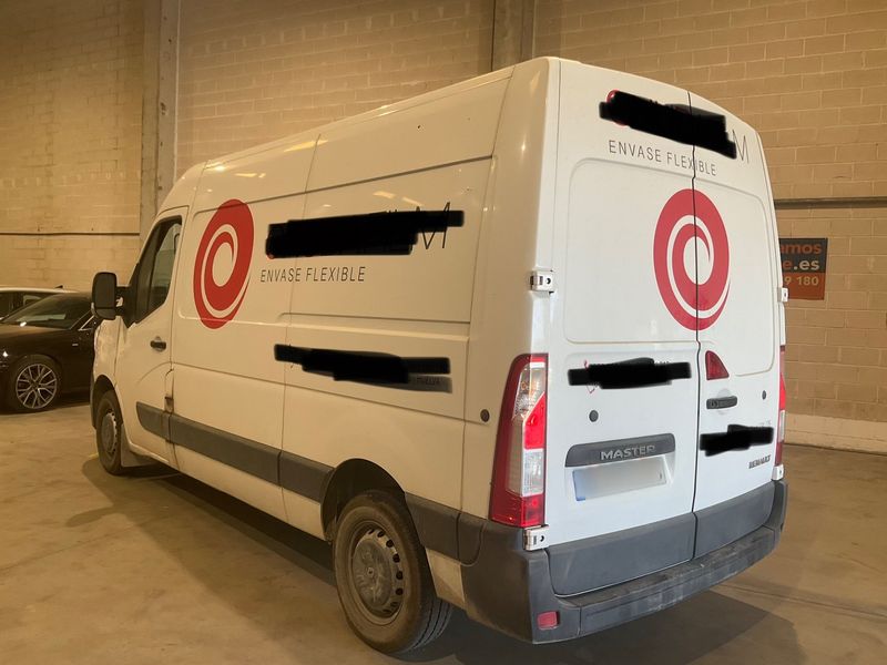 Renault Master 2.3 dCi L2H2 HKa 3,3t — zdjęcie 3
