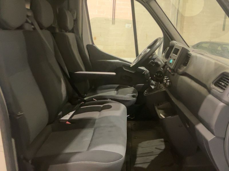 Renault Master 2.3 dCi L2H2 HKa 3,3t — zdjęcie 11