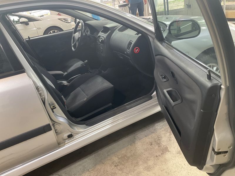 Mitsubishi Carisma 1.8 GDI Comfort 1800 2004 – снимка 3