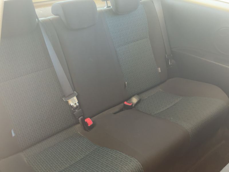 Toyota Yaris 1.0 VVT-i Active — zdjęcie 14