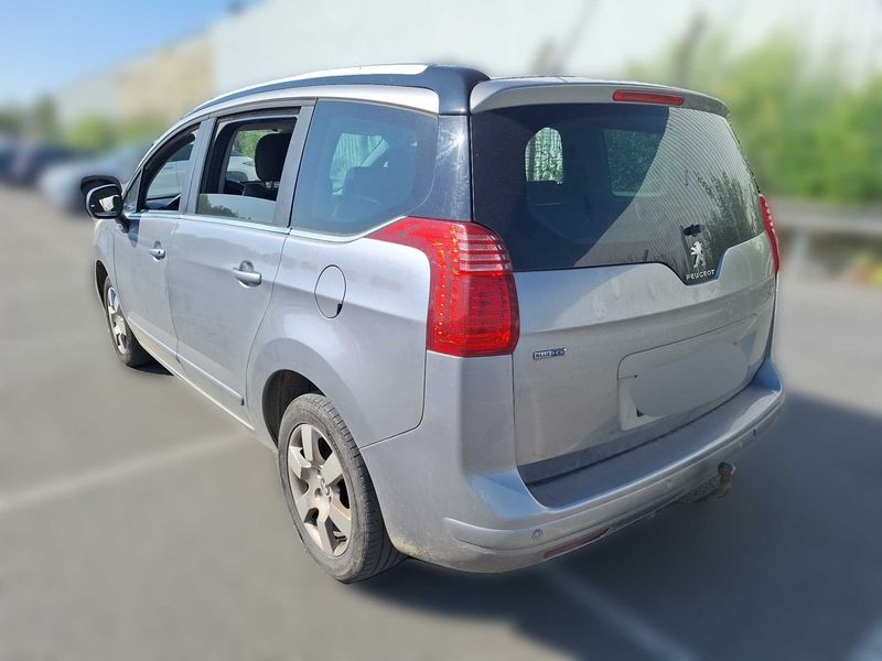 Peugeot 5008 1.6 Blue-HDi Style — zdjęcie 3