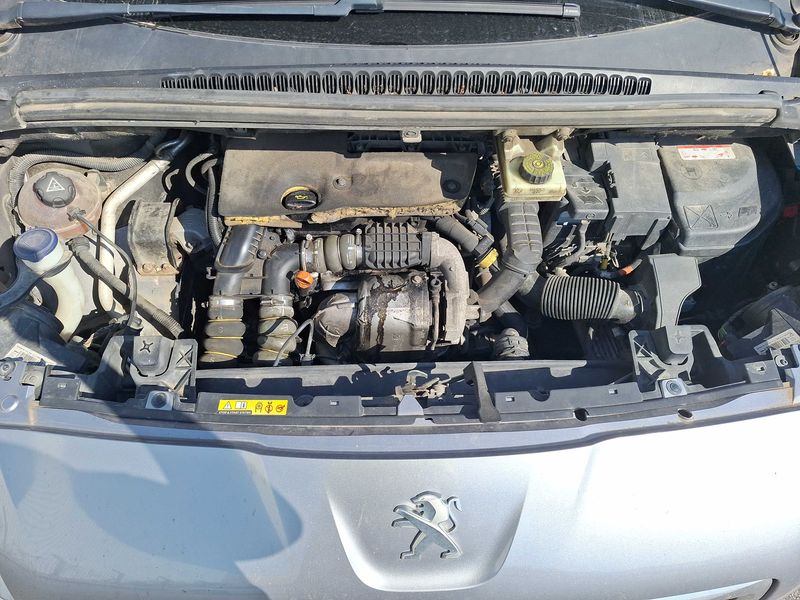 Peugeot 5008 1.6 Blue-HDi Style — zdjęcie 8