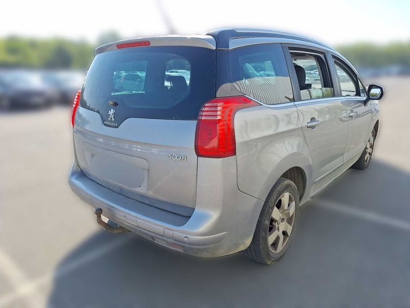Peugeot 5008 1.6 Blue-HDi Style — zdjęcie 5