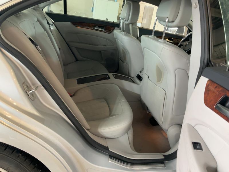 Mercedes-Benz CLS-Klasse CLS 350 d 4Matic BlueEfficiency — zdjęcie 14