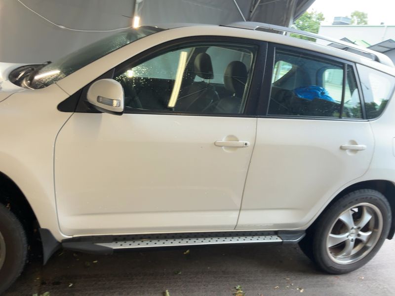 Toyota RAV 4 2.0 Sol 2010 – снимка 4