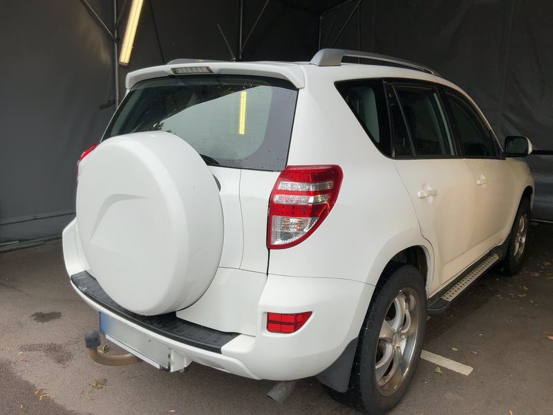 Toyota RAV 4 2.0 Sol 2010 – снимка 8