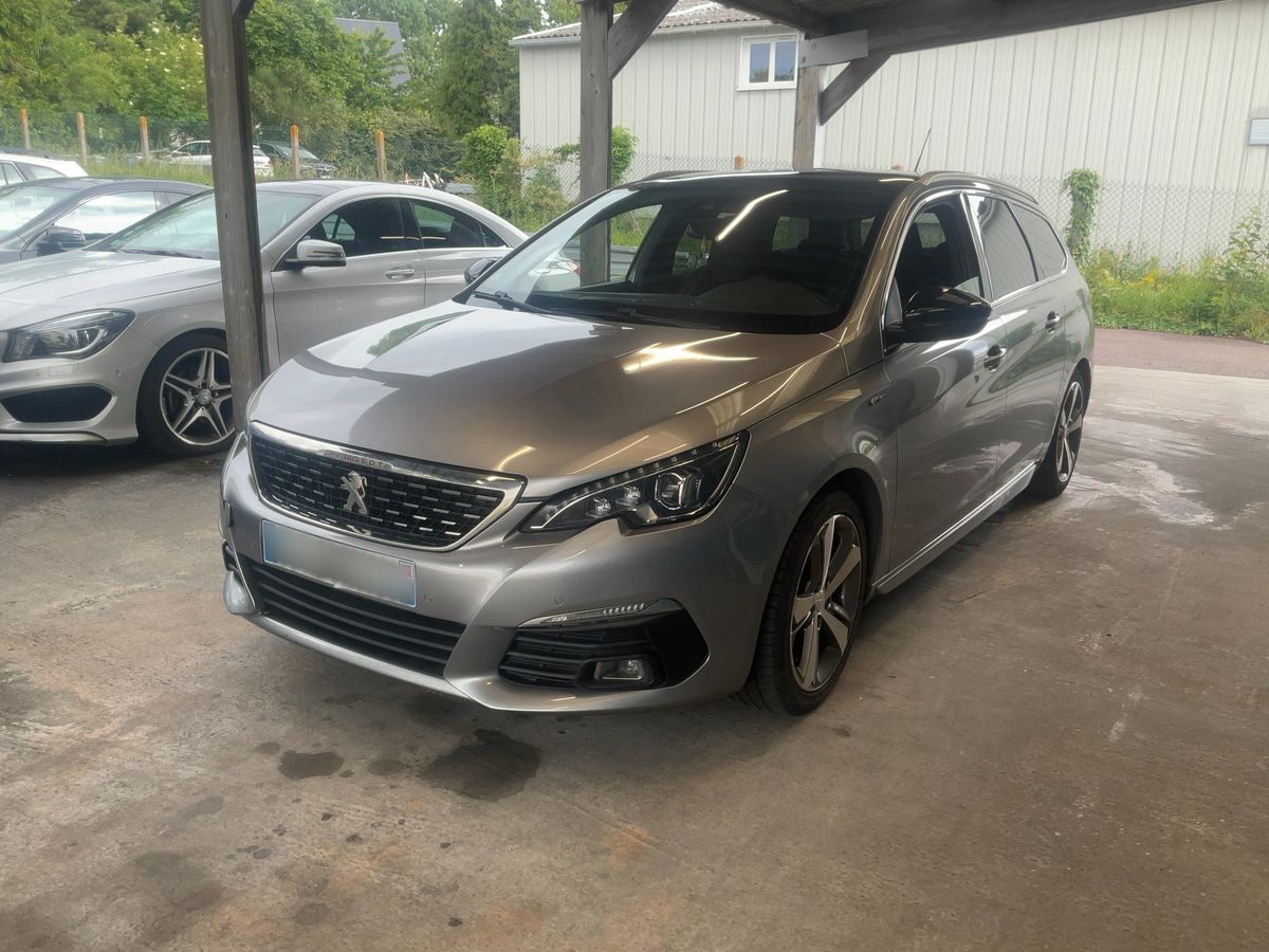 Peugeot 308 2018 — photo 1