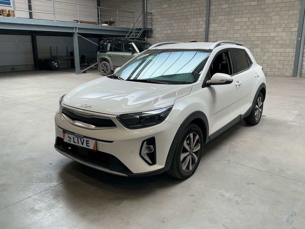 Kia Stonic 2023 — photo 1