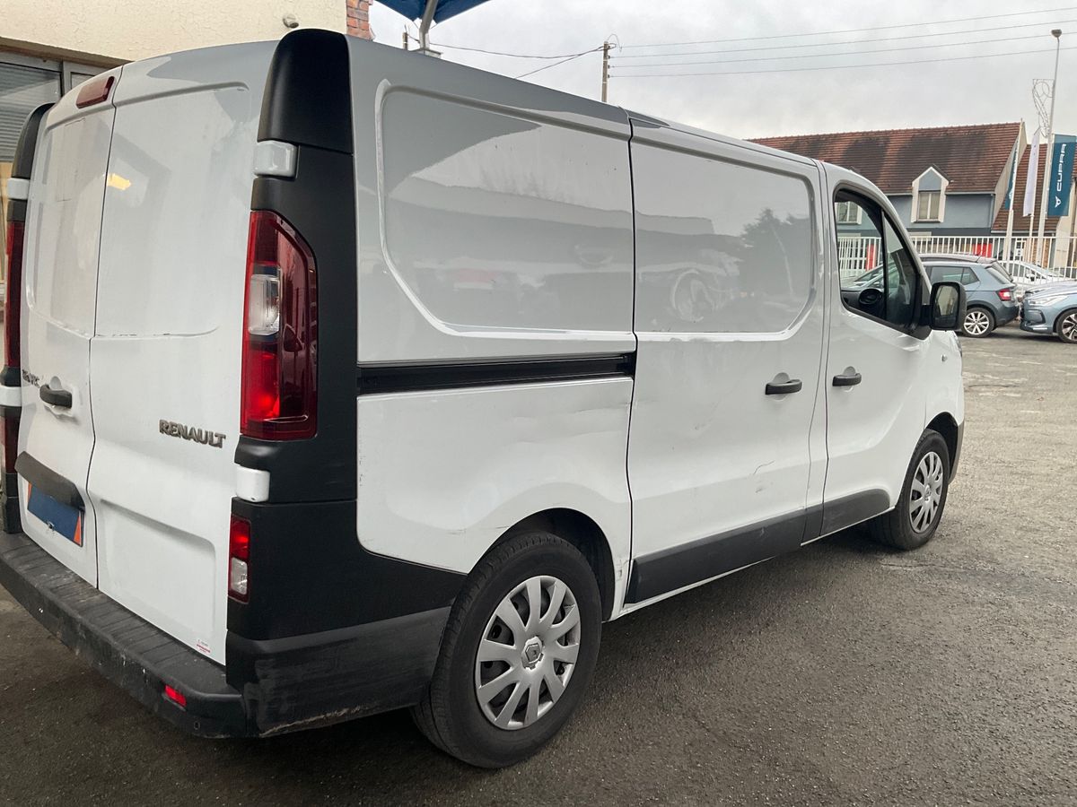 Renault Trafic 2020 — photo 9