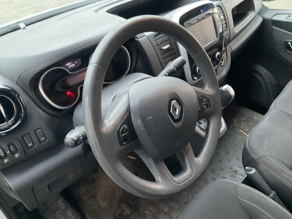 Renault Trafic 2020 — photo 43