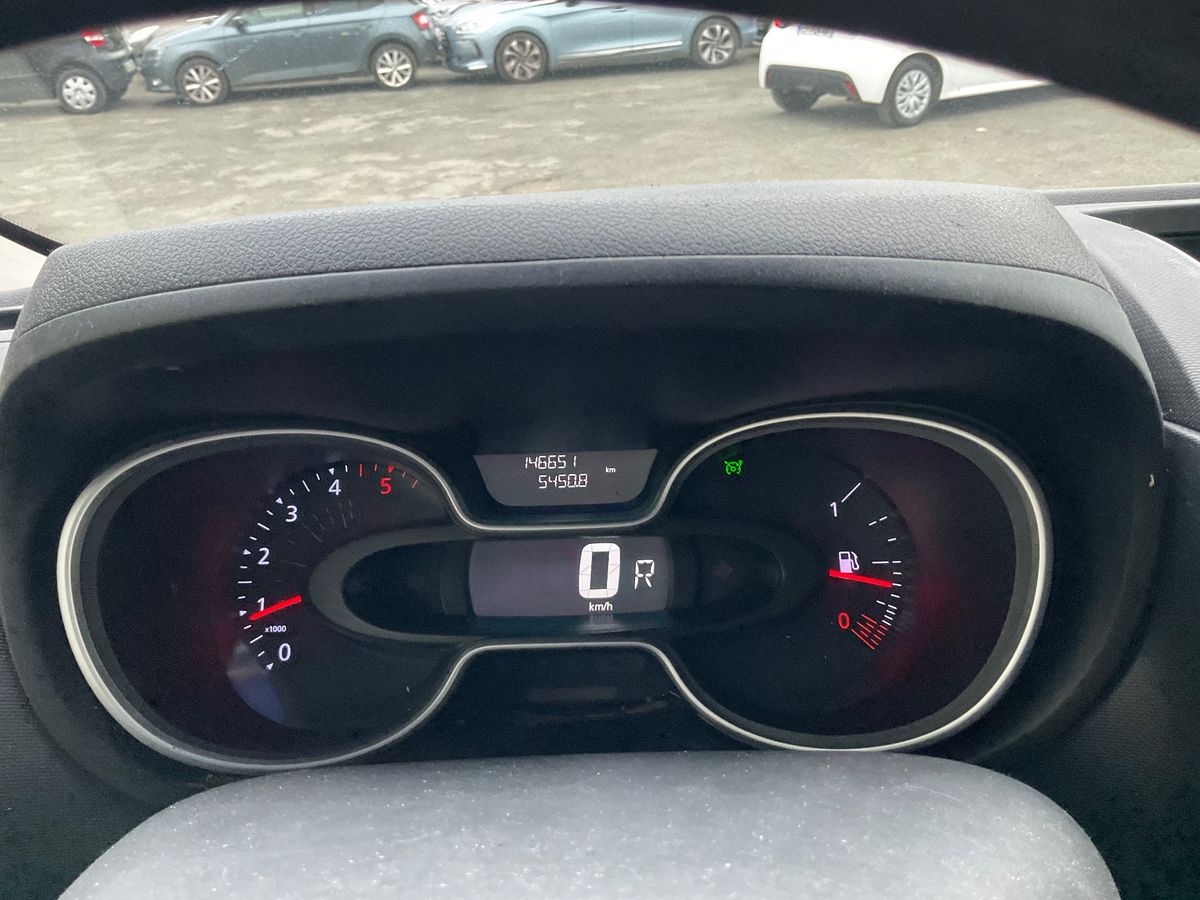 Renault Trafic 2020 — photo 19