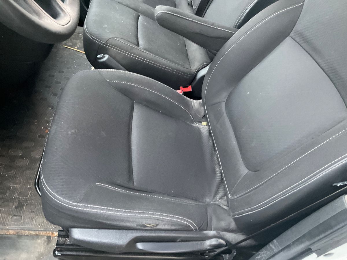 Renault Trafic 2020 — photo 42