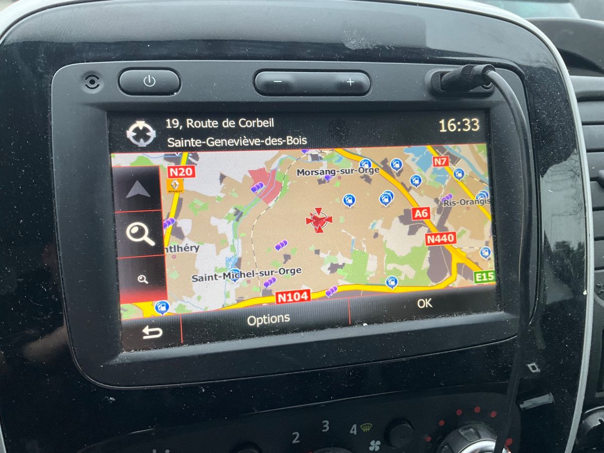 Renault Trafic 2020 — photo 23