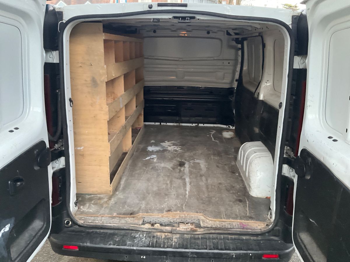 Renault Trafic 2020 — photo 41