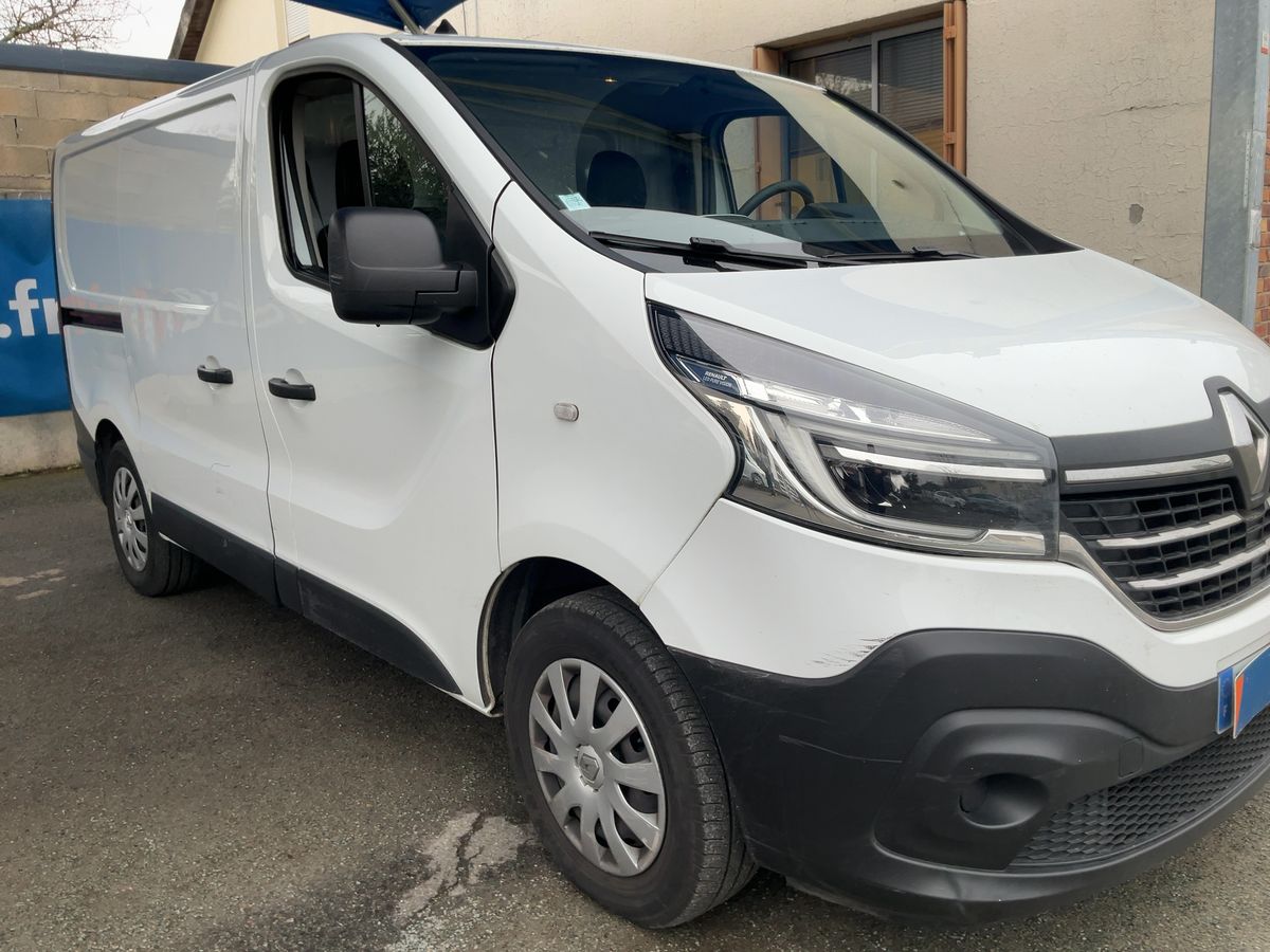 Renault Trafic 2020 — photo 13