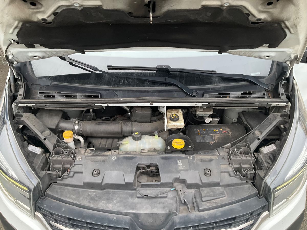 Renault Trafic 2020 — photo 24