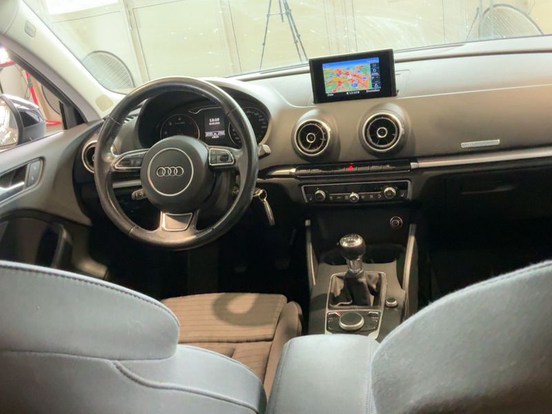Audi A3 Sportback 1.6 TDI Ambition — zdjęcie 12