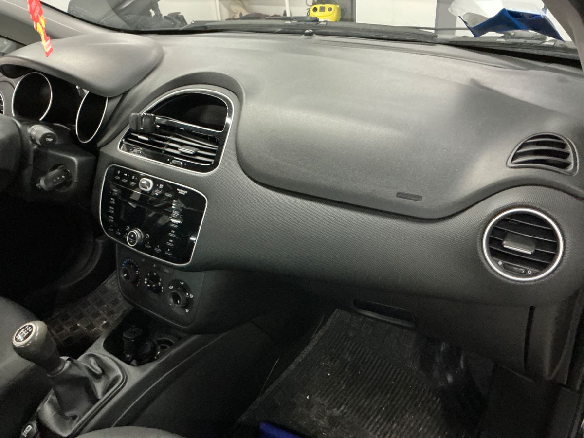 Fiat Punto 2016 — photo 31