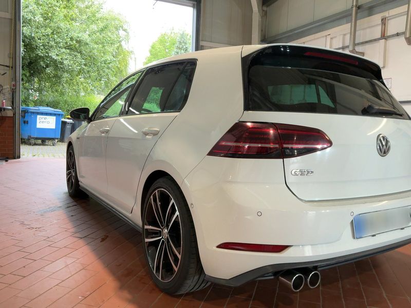 Volkswagen Golf VII 2.0 TDI GTD BlueMotion Tech — zdjęcie 3
