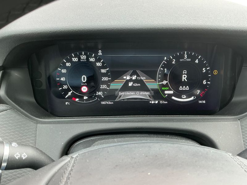 Land Rover Range Rover Velar P400e Plug-in Hybrid S — zdjęcie 13