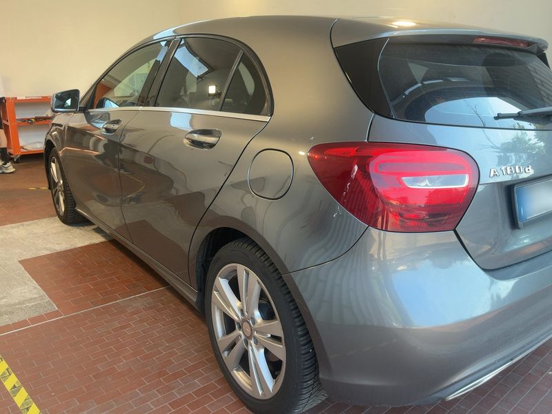 Mercedes-Benz A-Klasse A 180 CDI BlueEfficiency Urban — zdjęcie 3