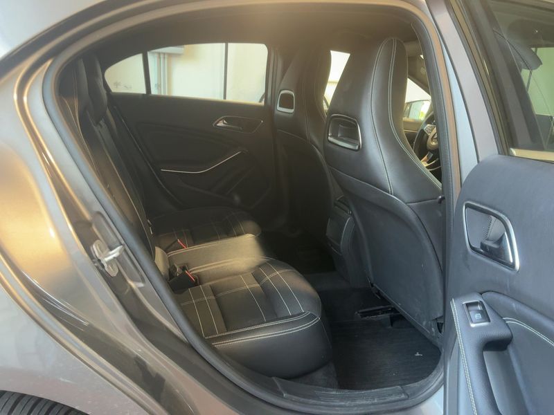 Mercedes-Benz A-Klasse A 180 CDI BlueEfficiency Urban — zdjęcie 14