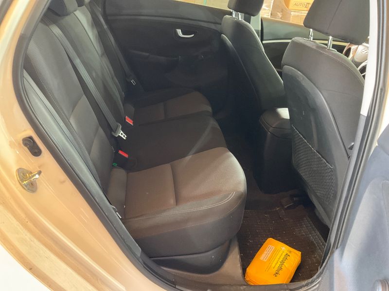 Hyundai i30 1.4 Europe plus 2014 – снимка 20
