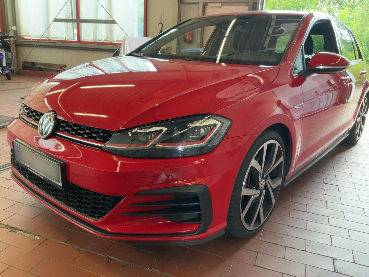 Volkswagen Golf 2019 — photo 1