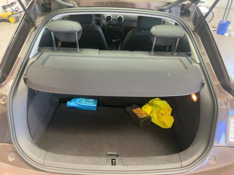 Audi A1 1.6 TDI Attraction — zdjęcie 10
