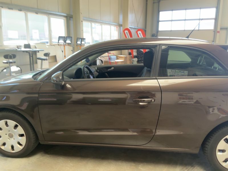 Audi A1 1.6 TDI Attraction — zdjęcie 4