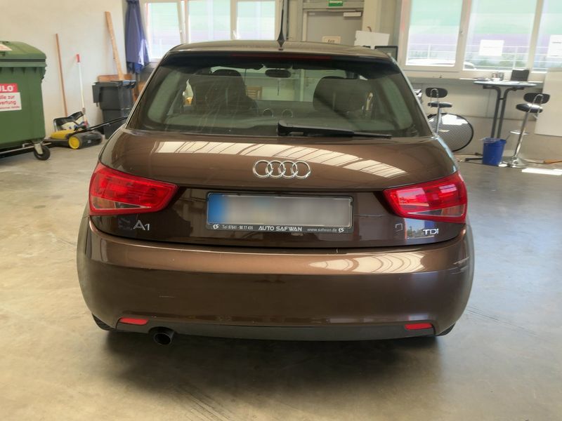 Audi A1 1.6 TDI Attraction — zdjęcie 5