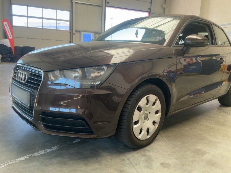 Audi A1 1.6 TDI Attraction — zdjęcie 2