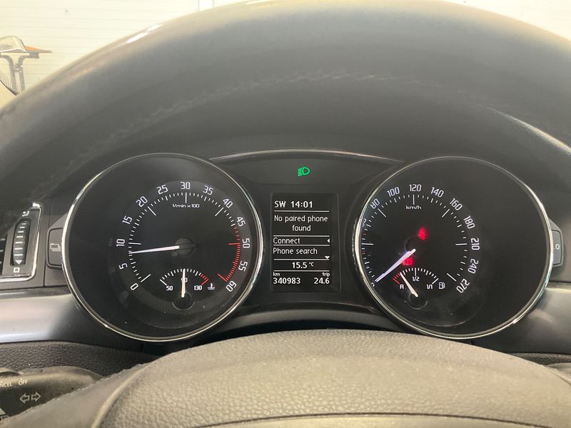 Skoda Superb 2.0 TDI Comfort — zdjęcie 4