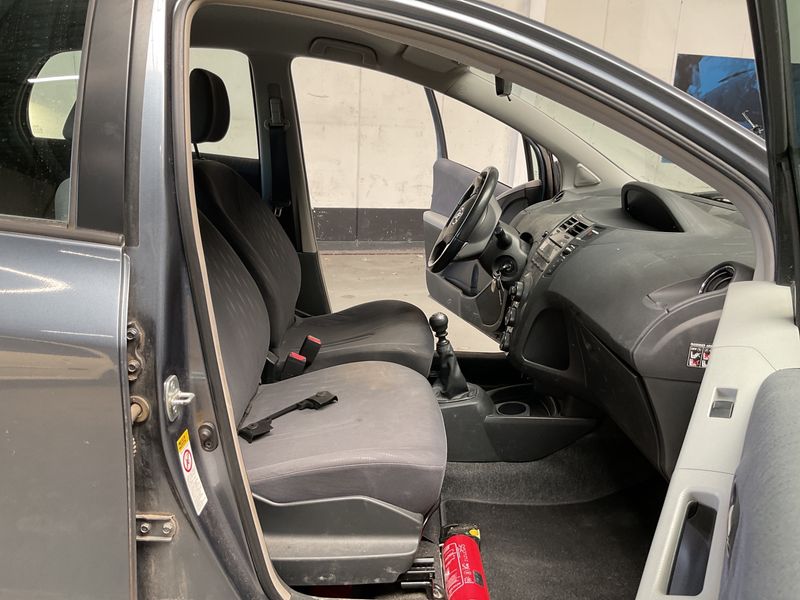 Toyota Yaris 1.33 Dual VVT-i Sol — zdjęcie 3