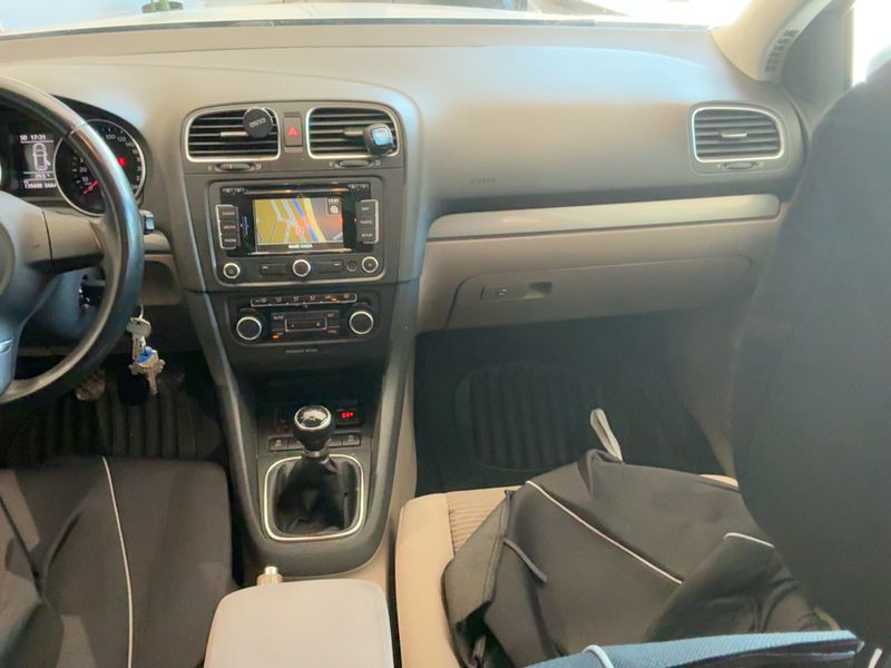 Volkswagen Golf VI 1.6 TDI Trendline BlueMotion Tech 2012 – снимка 17
