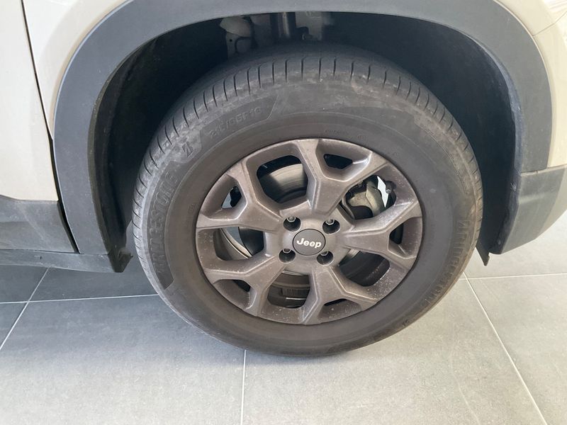 Jeep Avenger 1.2 T-GDI Longitude 2025 – снимка 11