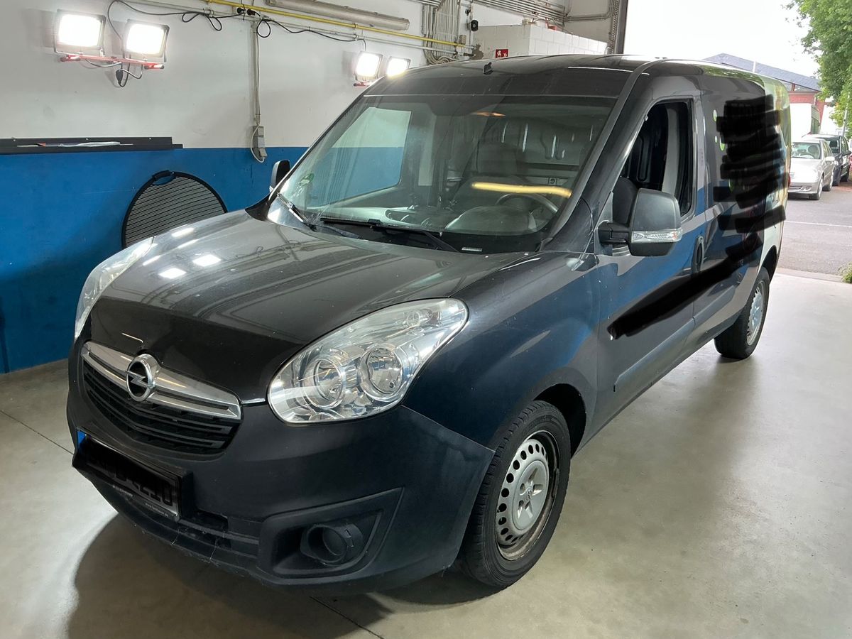 Opel Combo 2018 — photo 1