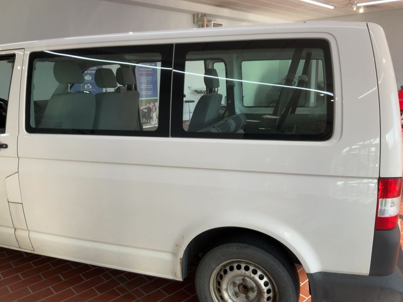 Volkswagen T5 Kombi 2.0 TDI — zdjęcie 3