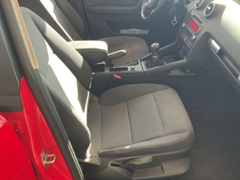 Audi A3 Sportback 1.4 TFSI Attraction — zdjęcie 11