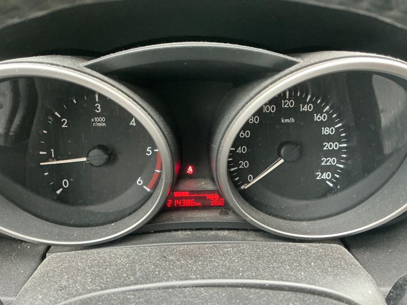 Mazda 5 1.6 CD Diesel Takumi — zdjęcie 4