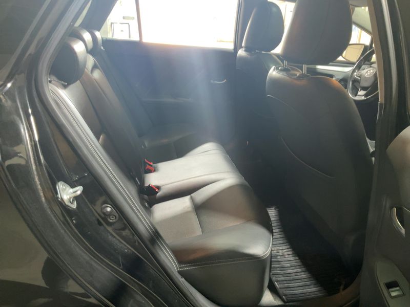 Toyota Avensis 1.6 D-4D Executive 2016 – снимка 19