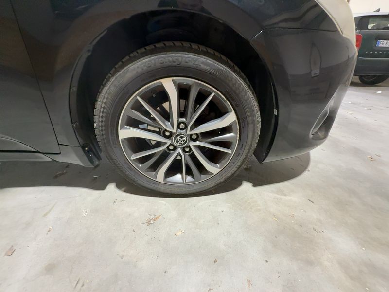 Toyota Avensis 1.6 D-4D Executive 2016 – снимка 11