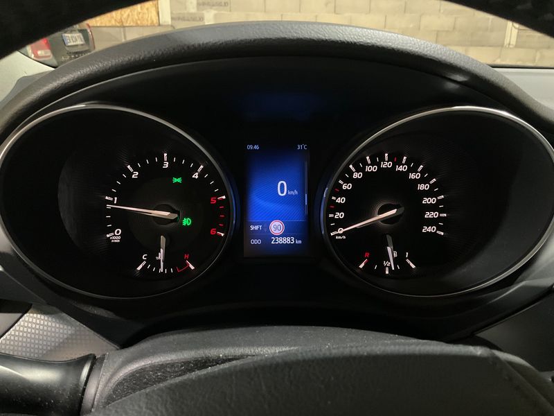 Toyota Avensis 1.6 D-4D Executive 2016 – снимка 18