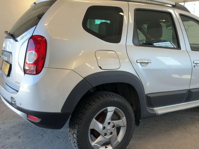 Dacia Duster 1.6 Prestige 4x4 — zdjęcie 6